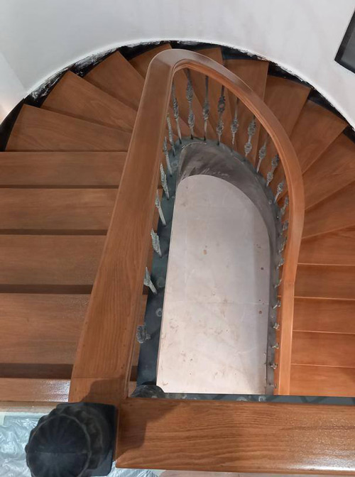 پله چوبی پیش ساخته